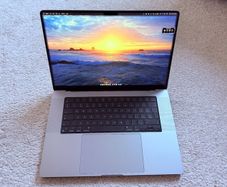Apple MacBook Pro 16" 2022 (512GB SSD, M1 Pro, 16GB) Space Grey