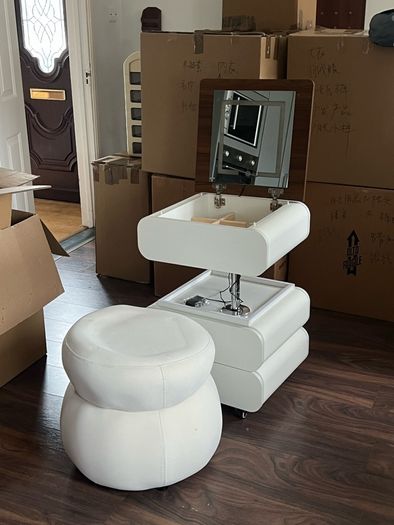 Dressing table