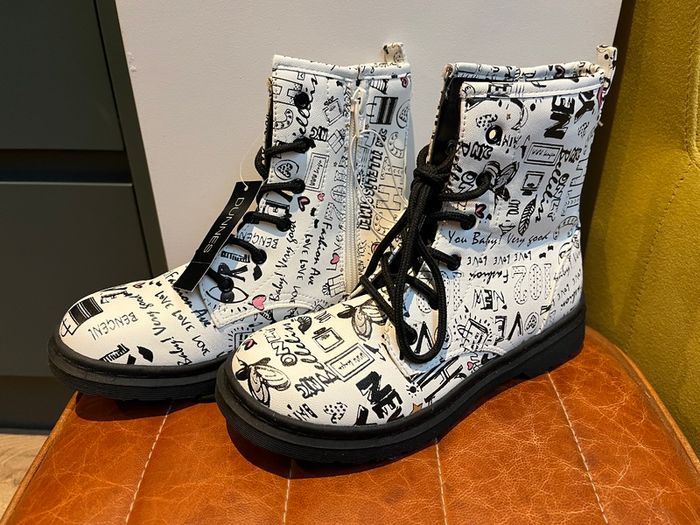 BNWT Dunnes boots