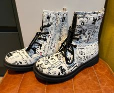 BNWT Dunnes boots