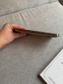 iPhone 16 Pro Max 256GB Gold + 2 cases