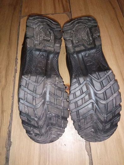 Steel tipped work shoes