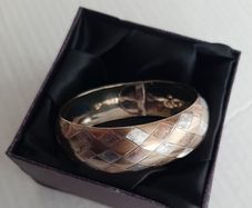 gold bangle 10kt