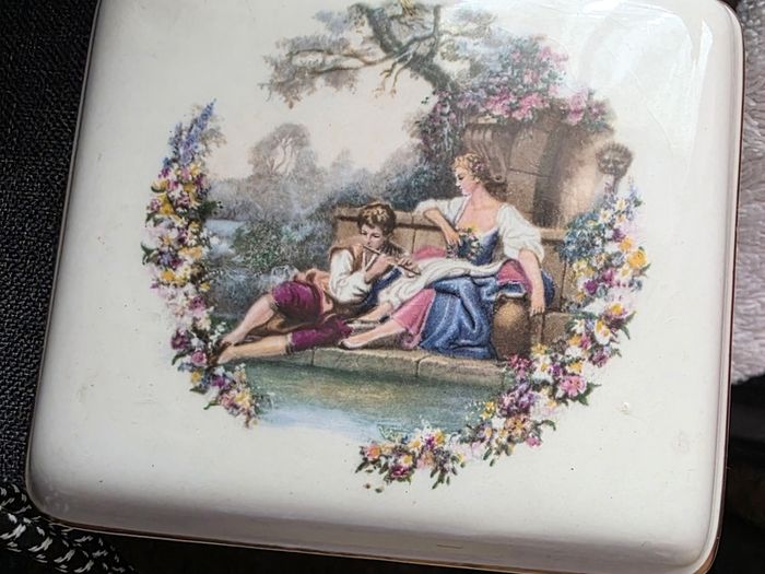 Lord Nelson tinket box and 2 ring Dishes