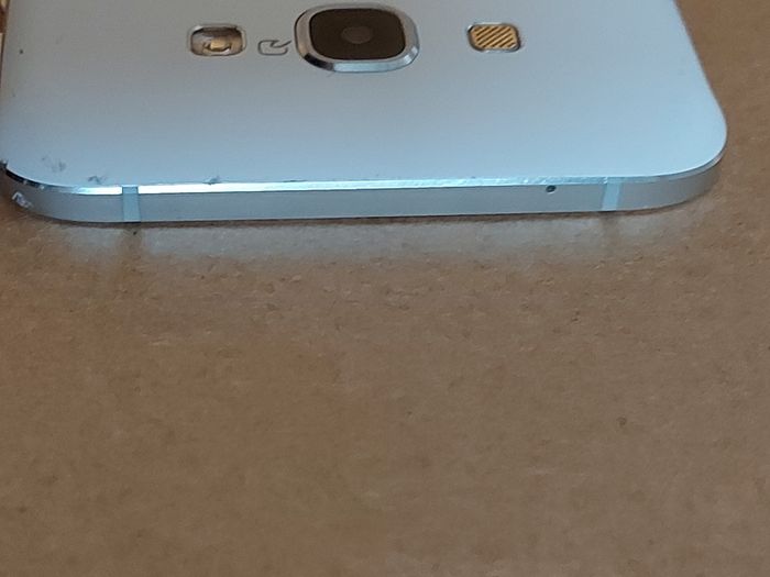 Samsung Galaxy A8, 32GB, 2GB Ram, Model SCV32, Android 7.0, in excellent cosmetic and working Condition