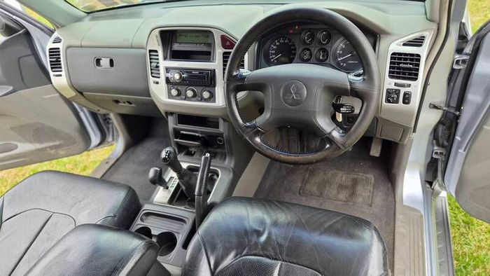 2006 Mitsubishi Pajero