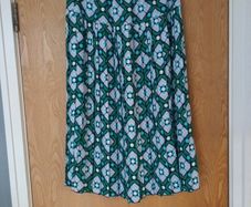 Dunnes Gallery  Skirt. S. M- 12-14.  B.N.W.T