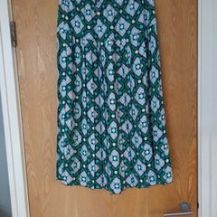 Dunnes Gallery  Skirt. S. M- 12-14.  B.N.W.T