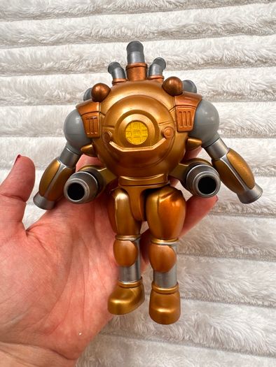 Roblox Goliath Dungeon Quest Fusion Throwdown Robot Action Figure approx. 12 cm. Used Please see photos