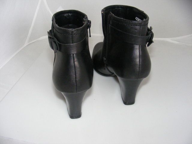 Brand new clarks ankle boots size 5
