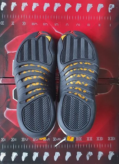 Air Jordan Countdown Pack: Jordan 11 + Jordan 12, 2 pairs