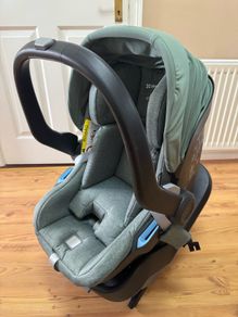 Uppababy car seat with base