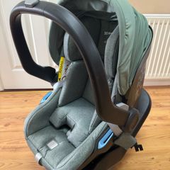 Uppababy car seat with base