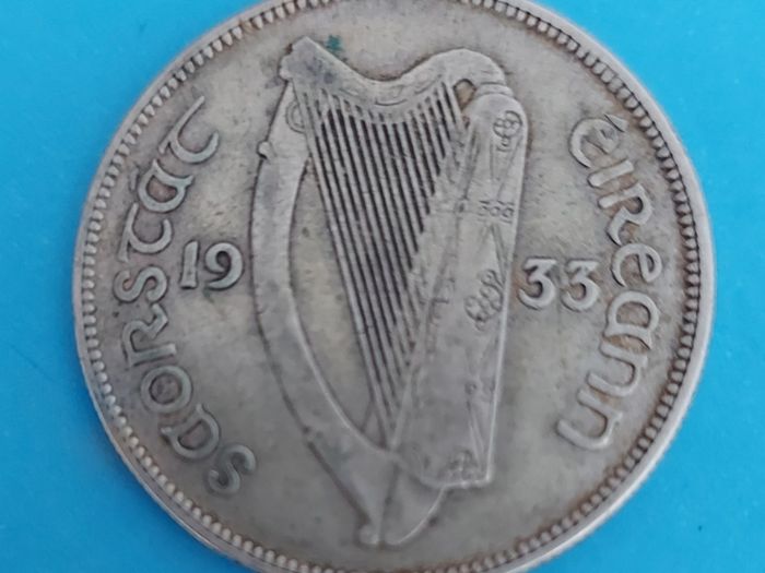 Ireland 1933 Harp Half Crown in  Very Fine condition