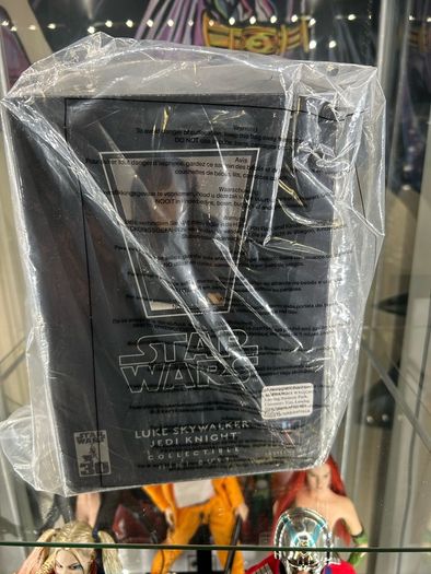Star Wars Luke Skywalker Jedi Knight Statue Bust by Gentle Giant (Not Hot Toys or Sideshow)