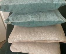 4 Cushions