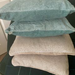 4 Cushions