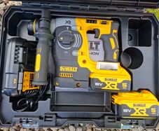 dewalt sds 1 x 5aH batteries