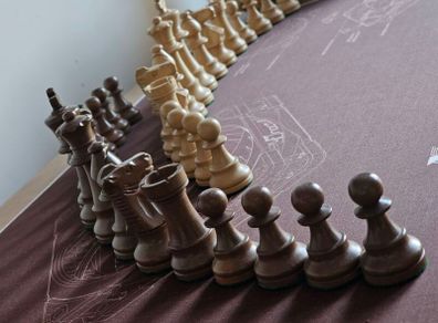 Classic Staunton style weighted chess pieces set
