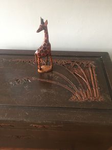 Beautiful crafted giraffe (12")