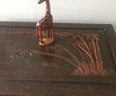 Beautiful crafted giraffe (12")