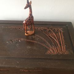 Beautiful crafted giraffe (12")