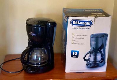DeLonghi 10 Cup Filter Coffee Maker | Boxed with Instructions