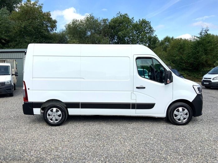 Renault Master Mwb 2.3 Dci ( 1 year warranty ) .