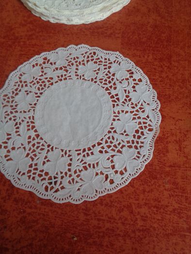 Selection of Paper Doiles for Sale