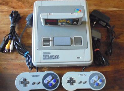 Super Nintendo SNES Bundle - Pal - Plus game - Good Condition