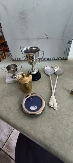 5 diffierent items- Service spon and fork silver plated 20.00 euro. Vintage,  silver plated, collection frame,, excellent condition. 12.00 euro. Brass Gold Tone Metal Round Made in India-7.5cm-Vintage Trinket/Jewellery Box keepsake box, jewelry box, trink
