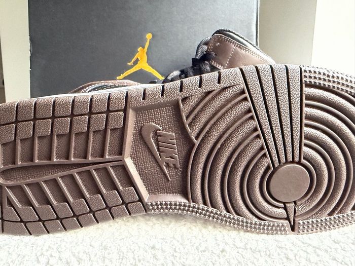 Nike Air Jordan 1 Mid Brown/Black UK5 EU38
