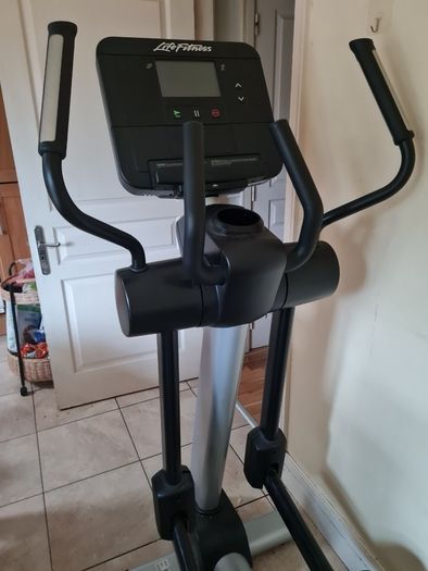 Cross trainer
