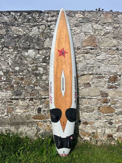 Windsurf slalom board