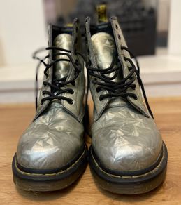 Doc Martens 8 hole boots - size UK8 / EU42