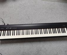 Roland FP-30 Digital Piano + Stand, Bench, Pedal & Case