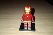 A mix of Lego Marvel Minifigures
