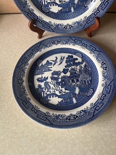 2 Churchill England 2 Dinner Willow plates 10.4"