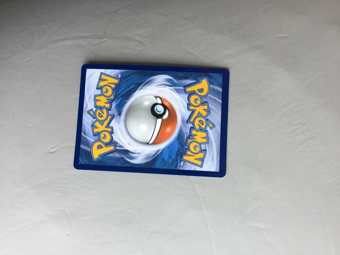 Corviknight v Pokemon cards