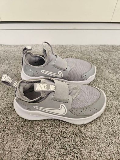 Boys runners size UK 9.5/27