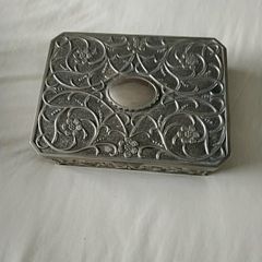 Jewellery box.