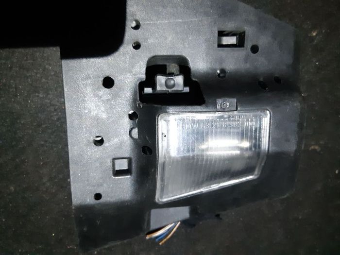 00-06 BMW E46 3-Series Rear Driver Right Bulb Carrier Holder Taillight Lamp
