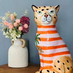 Cat vases