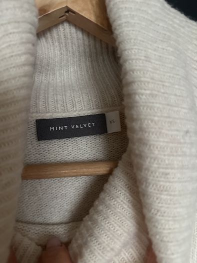 Mint Velvet (Xs) cream jumper