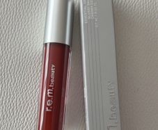 r.e.m. beauty essential drip glossy balm cherry cola 4.7ml