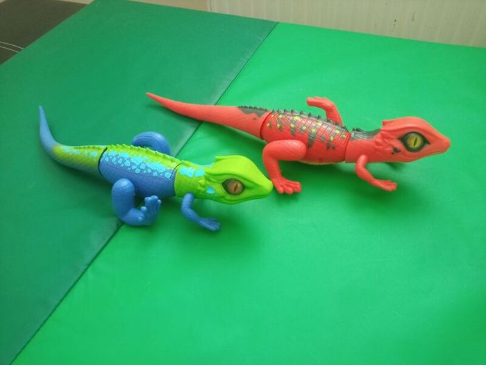 Magic Walking Simulation Lizards
