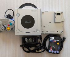 Nintendo Gamecube DOL-001 - Platinum Silver - Gameboy Player - Picoloader - 128GB