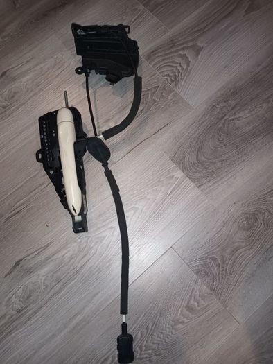 Renault captur rh side rear door lock and handle