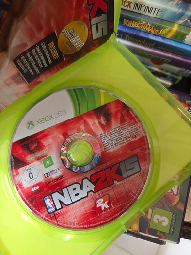Xbox 360, 3 Controllers, 58 Games