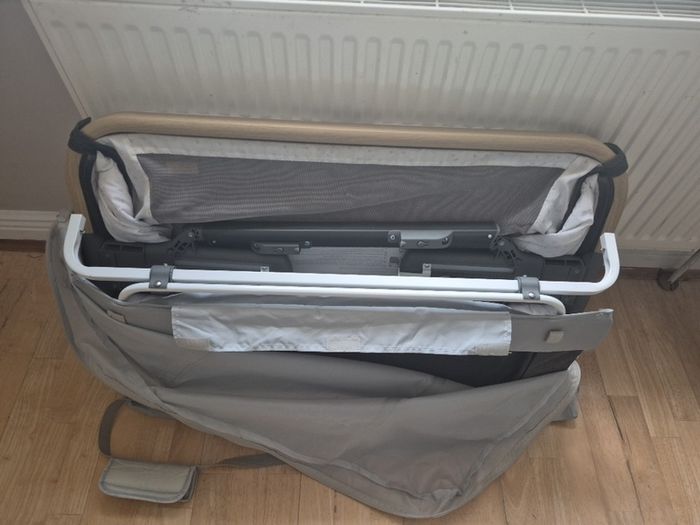 Tutti Cozee Lite co sleeper Crib